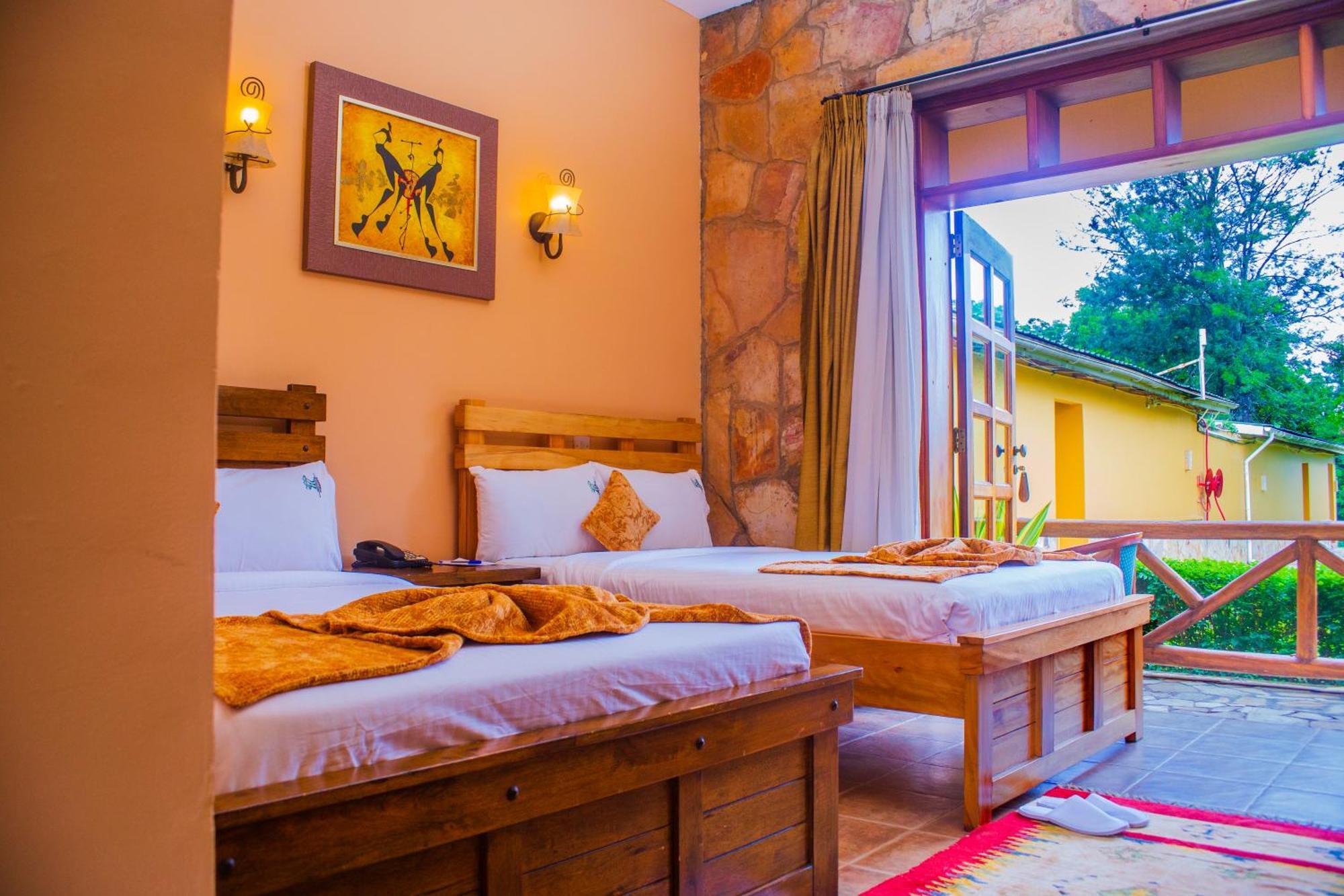 Mountains Of The Moon Hotel Fort Portal Esterno foto