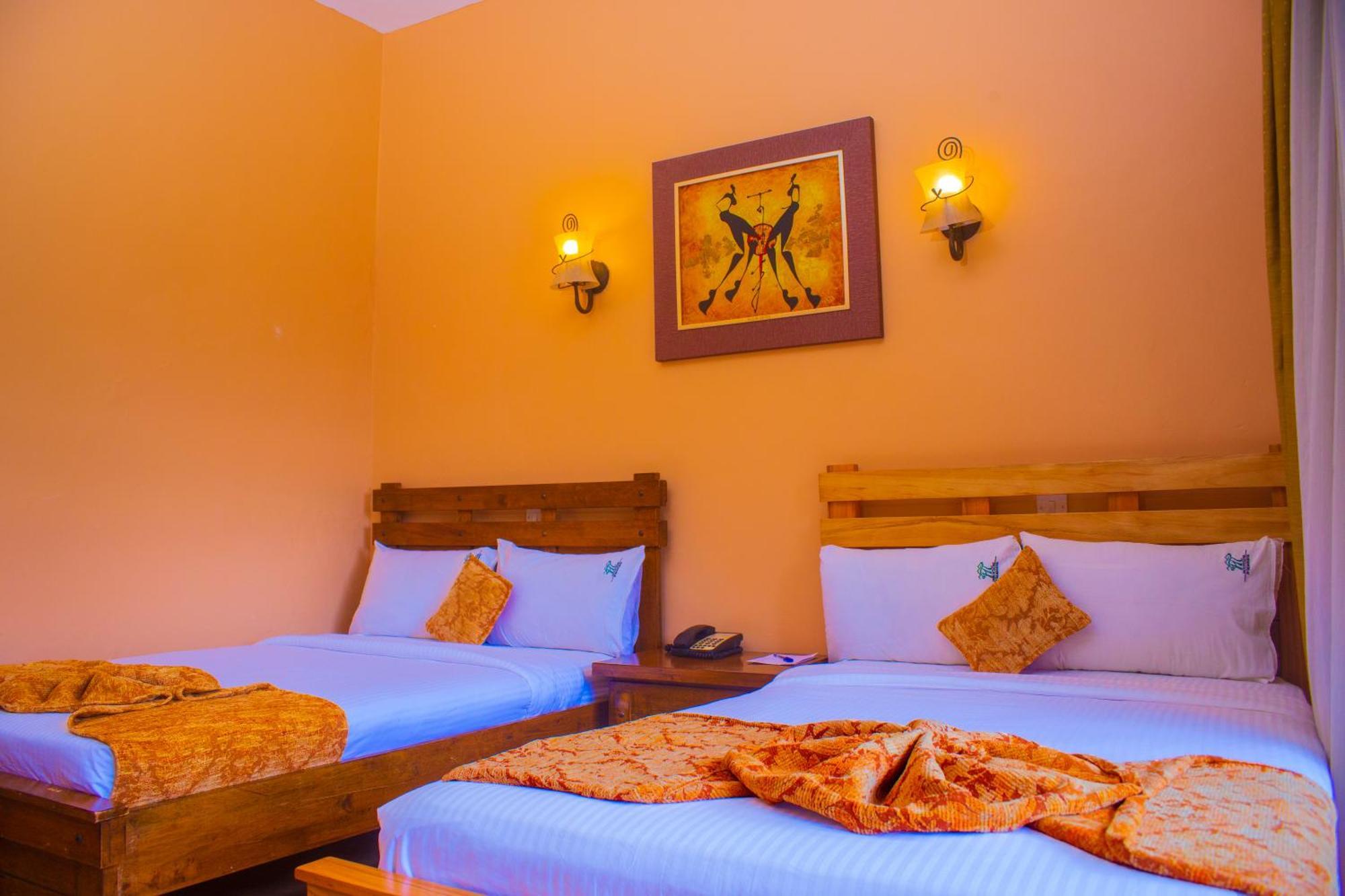 Mountains Of The Moon Hotel Fort Portal Esterno foto