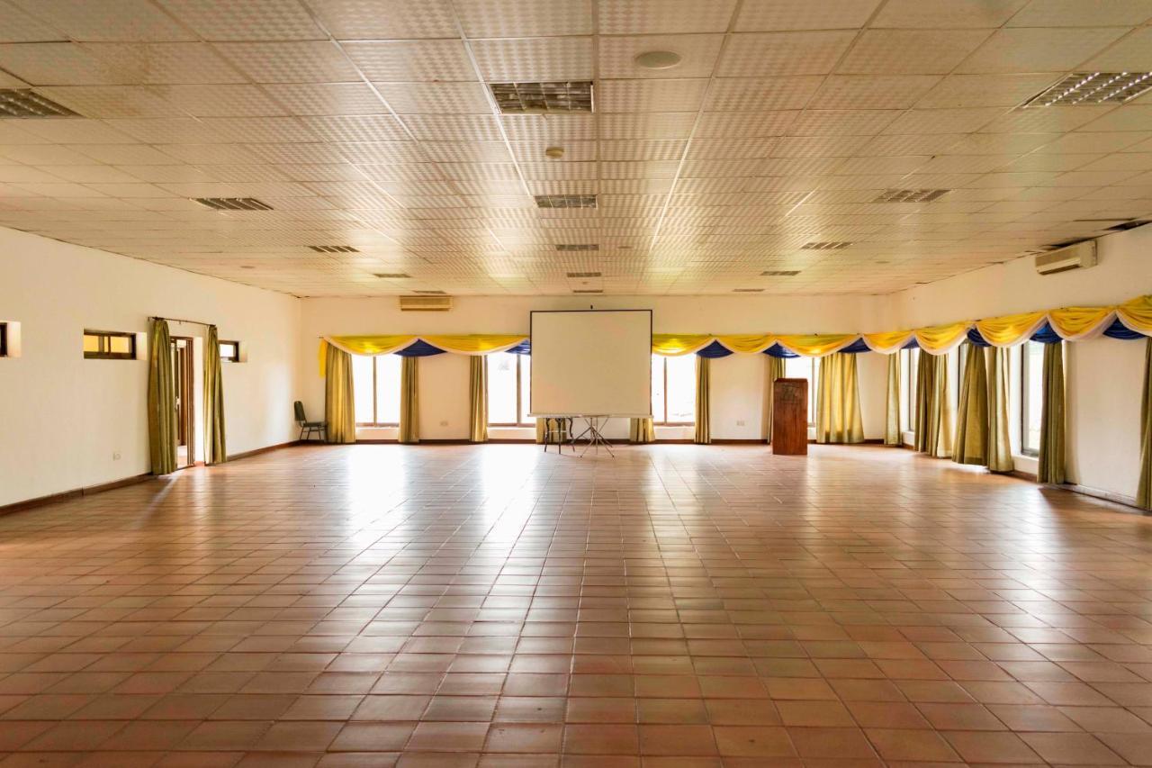 Mountains Of The Moon Hotel Fort Portal Esterno foto