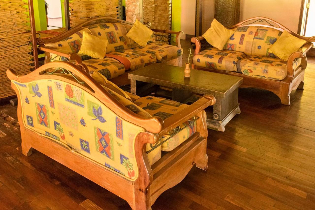 Mountains Of The Moon Hotel Fort Portal Esterno foto