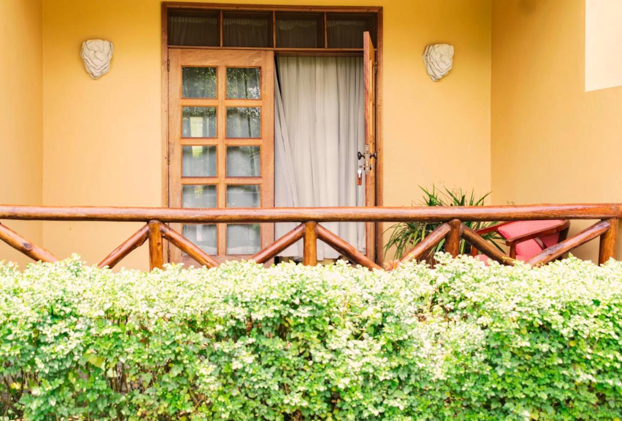 Mountains Of The Moon Hotel Fort Portal Esterno foto