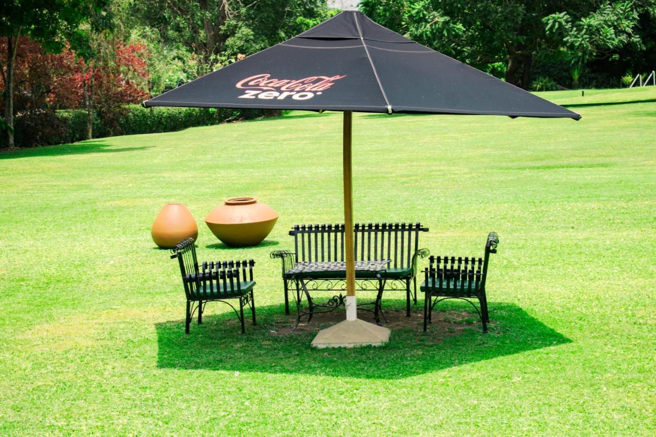 Mountains Of The Moon Hotel Fort Portal Esterno foto