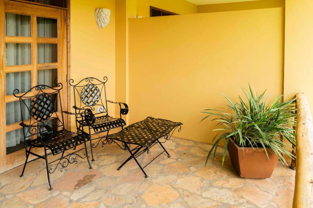 Mountains Of The Moon Hotel Fort Portal Esterno foto