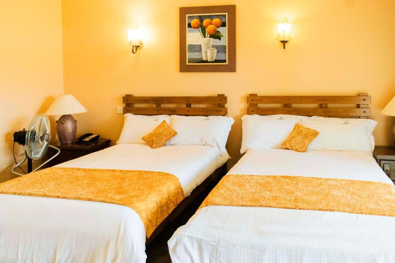Mountains Of The Moon Hotel Fort Portal Esterno foto