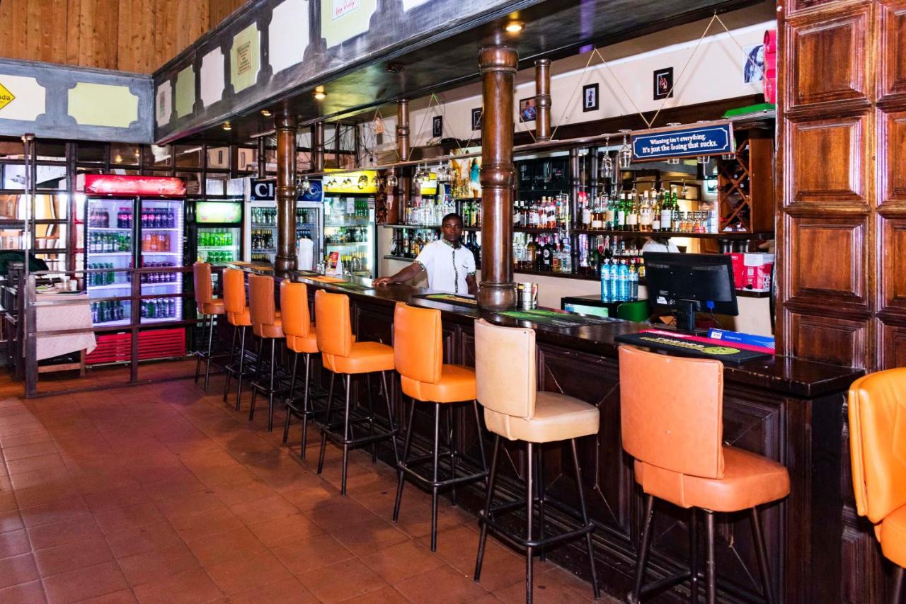 Mountains Of The Moon Hotel Fort Portal Esterno foto