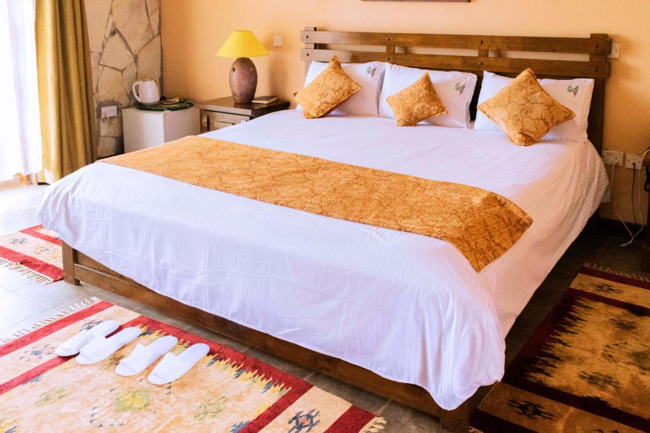 Mountains Of The Moon Hotel Fort Portal Esterno foto