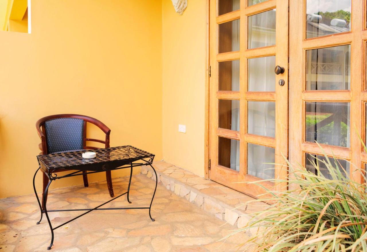 Mountains Of The Moon Hotel Fort Portal Esterno foto